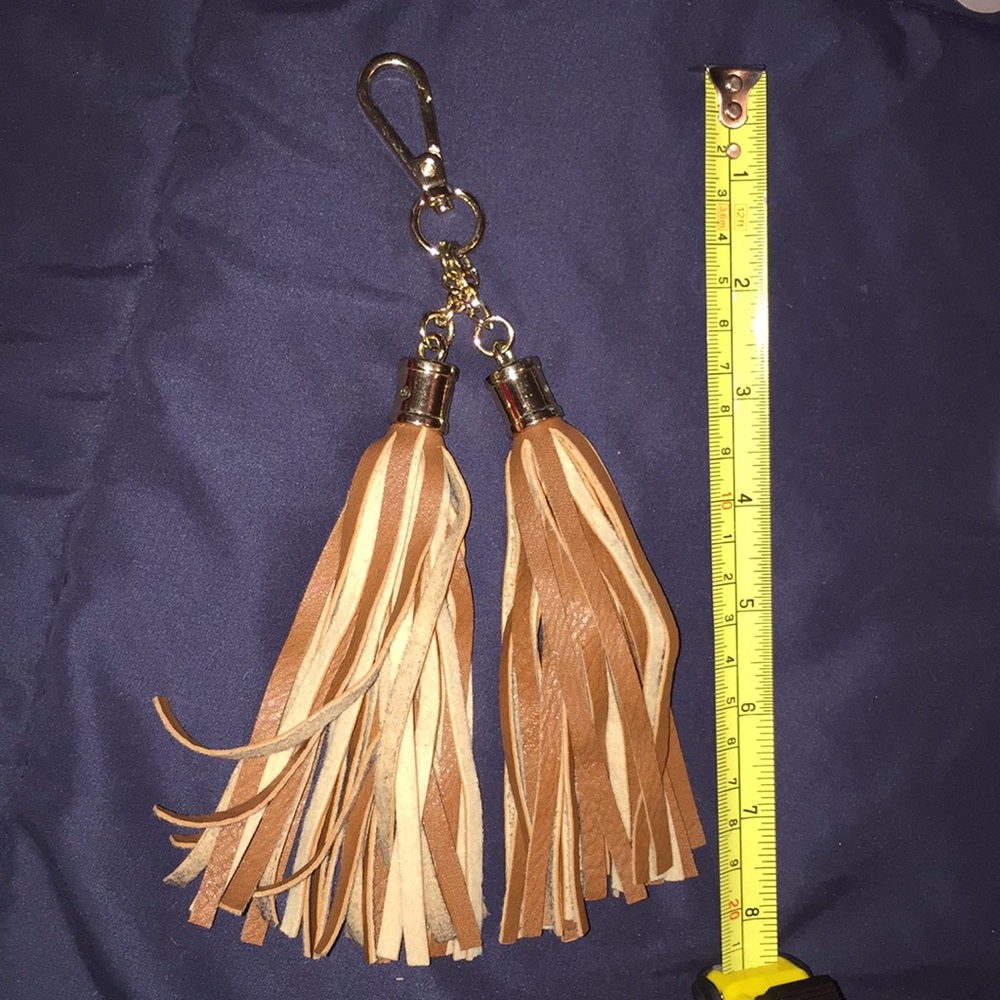 Bag charm clamp